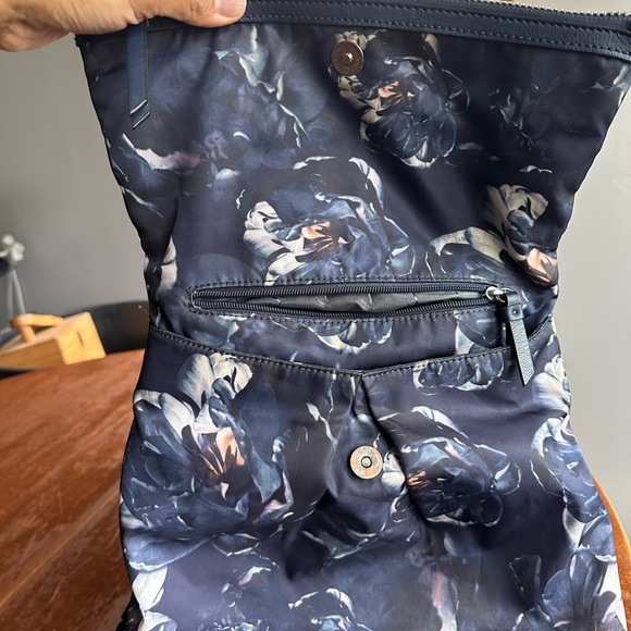 Simply Vera Wang Blue Floral Multi Pocket Bookbag - Picture 9 of 16